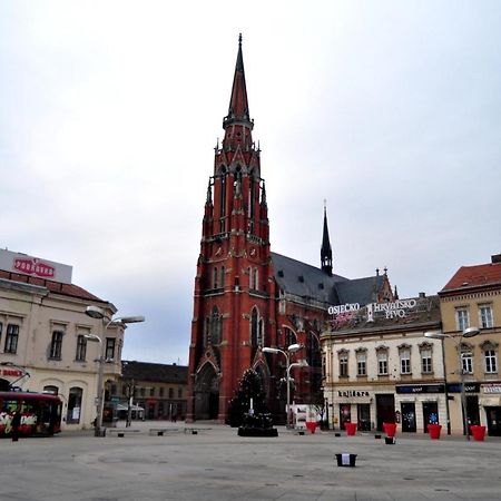 Rooms With A Parking Space Osijek, Slavonija - 15994 エクステリア 写真